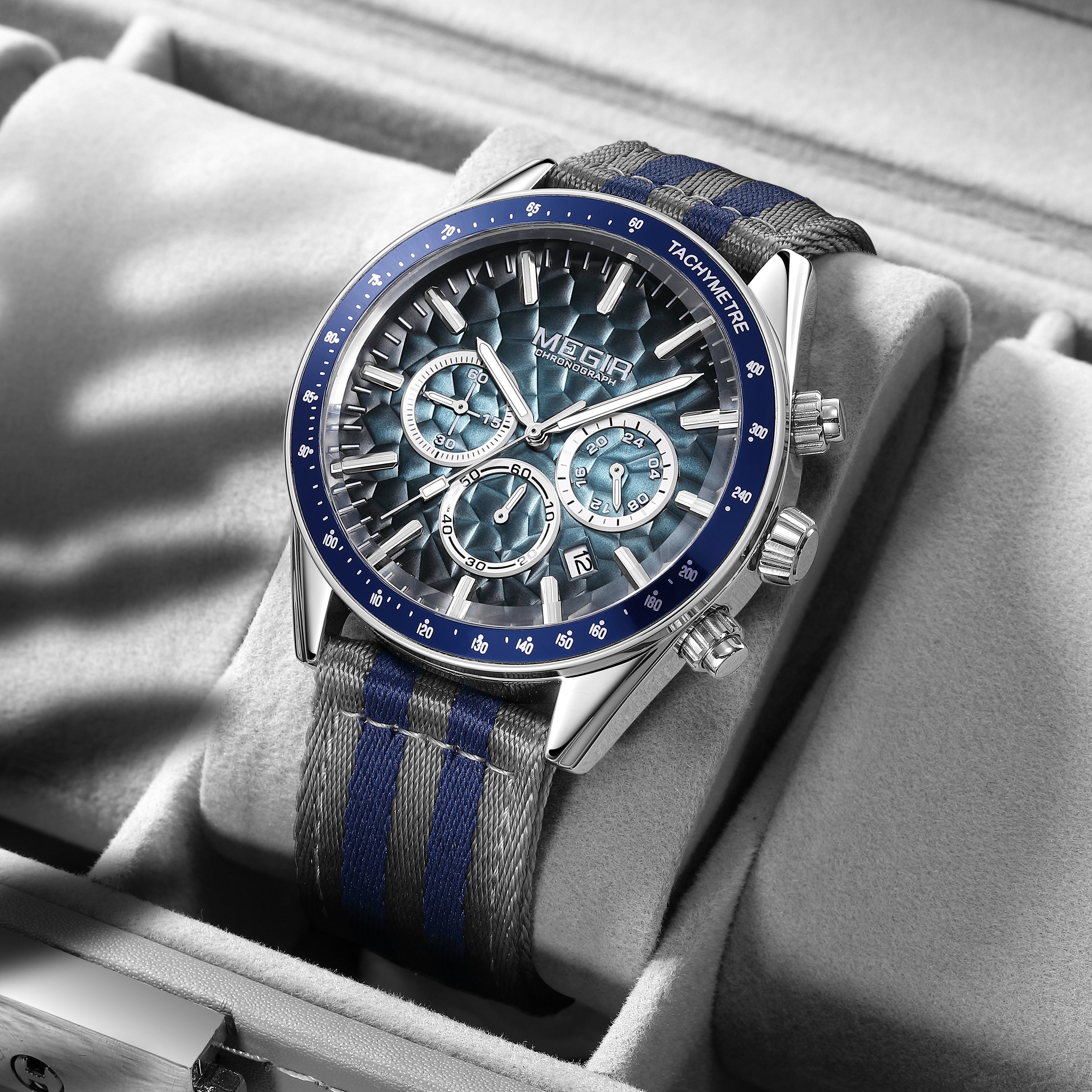 Neo Chrono 8121